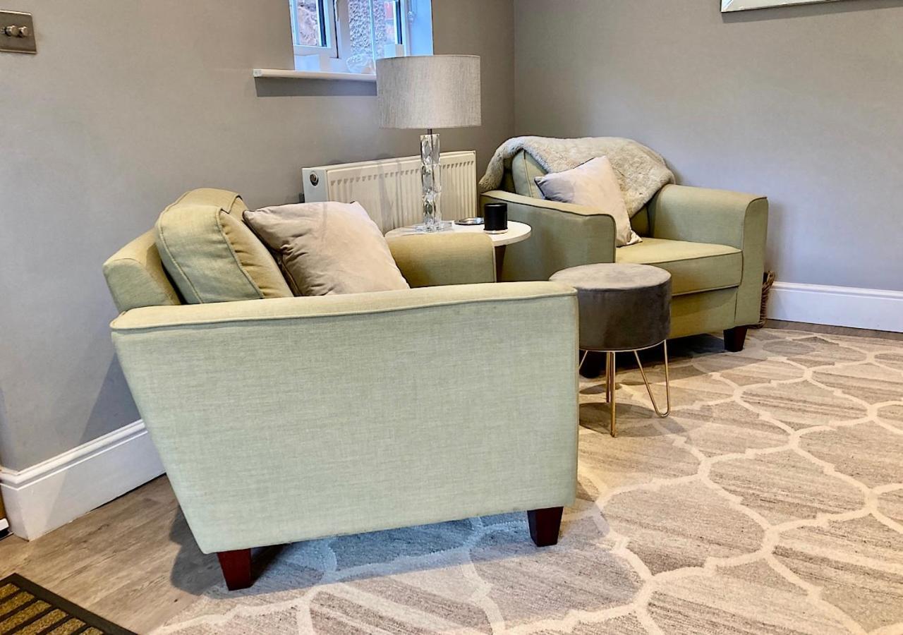 The Lodge Chester - Luxury Apartment For Two, With Free Parking! Hough Green Esterno foto