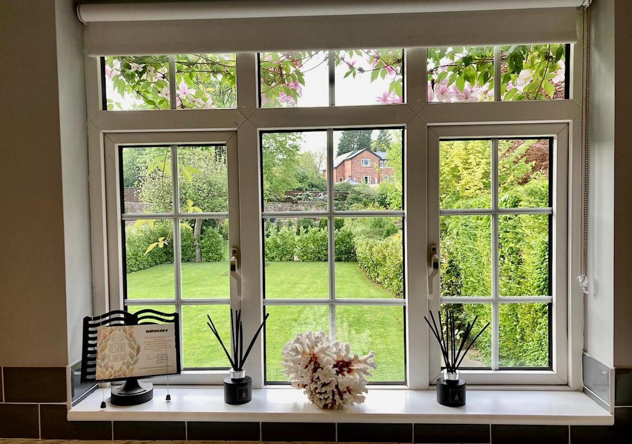 The Lodge Chester - Luxury Apartment For Two, With Free Parking! Hough Green Esterno foto