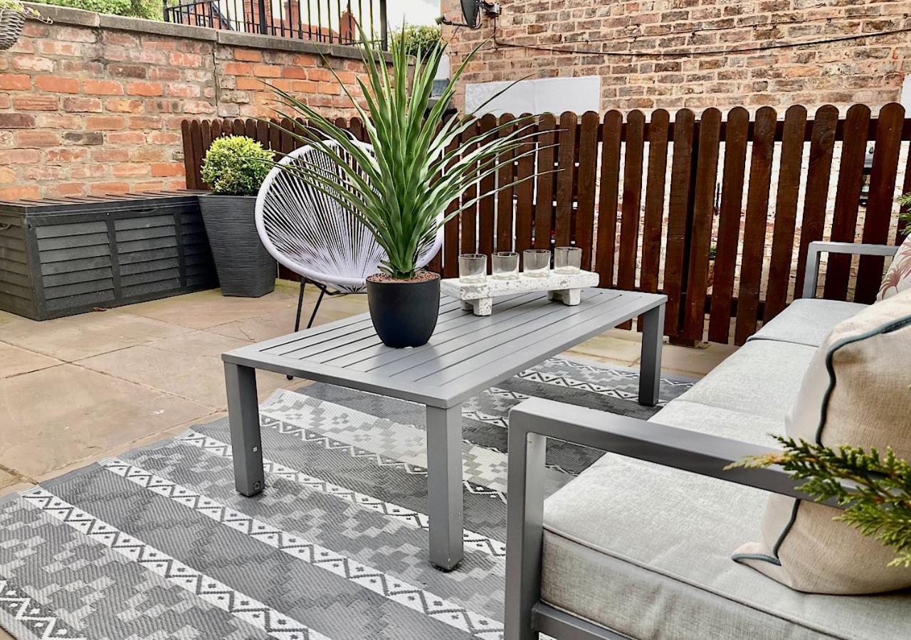 The Lodge Chester - Luxury Apartment For Two, With Free Parking! Hough Green Esterno foto