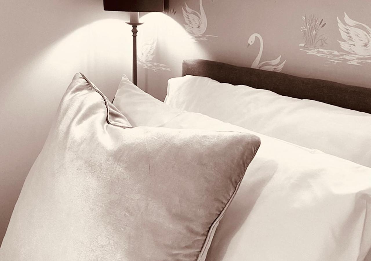 The Lodge Chester - Luxury Apartment For Two, With Free Parking! Hough Green Esterno foto