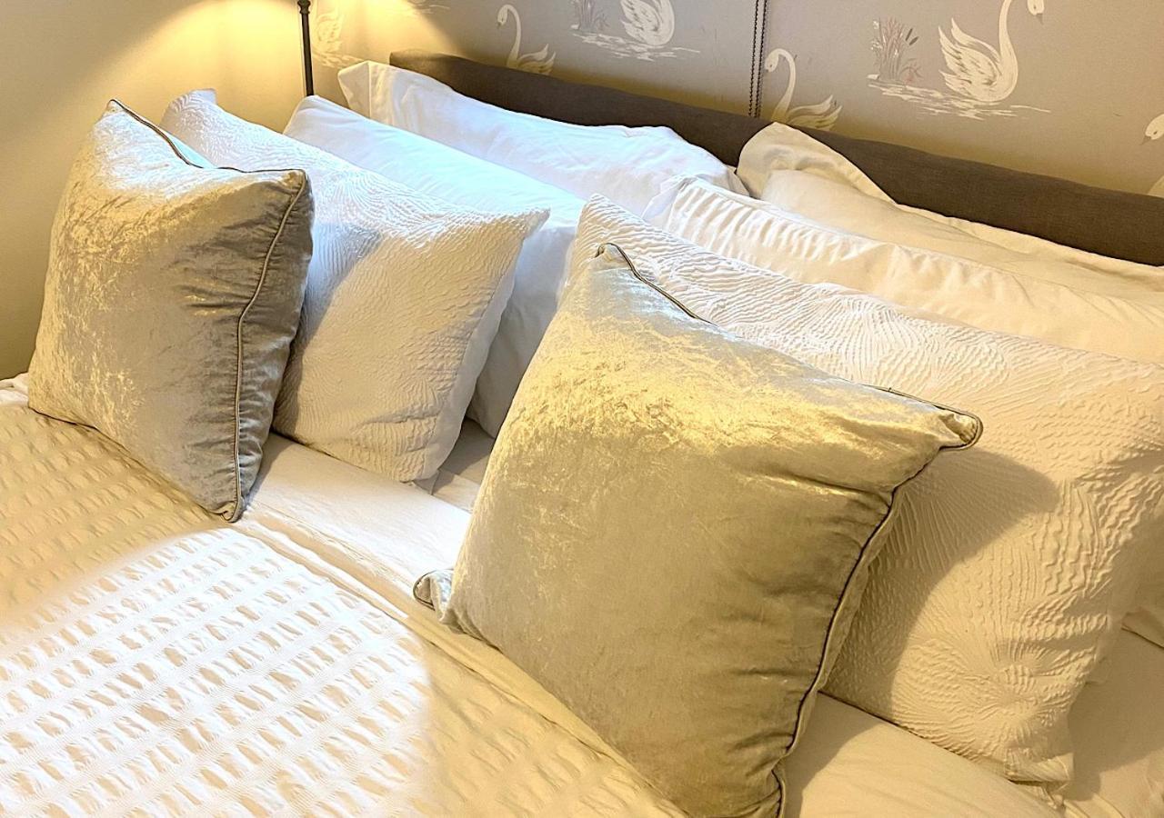 The Lodge Chester - Luxury Apartment For Two, With Free Parking! Hough Green Esterno foto