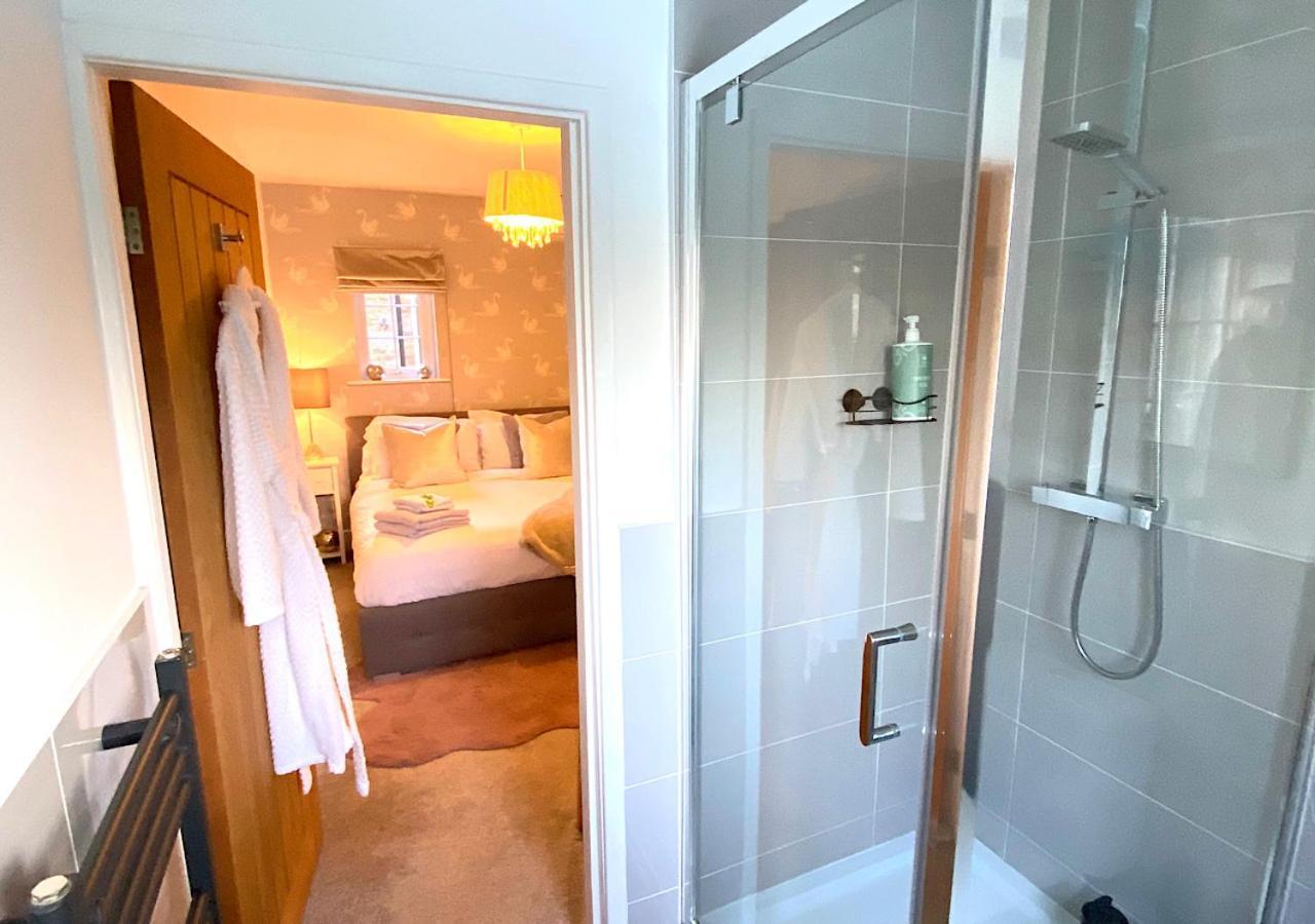 The Lodge Chester - Luxury Apartment For Two, With Free Parking! Hough Green Esterno foto