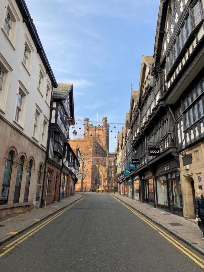 The Lodge Chester - Luxury Apartment For Two, With Free Parking! Hough Green Esterno foto